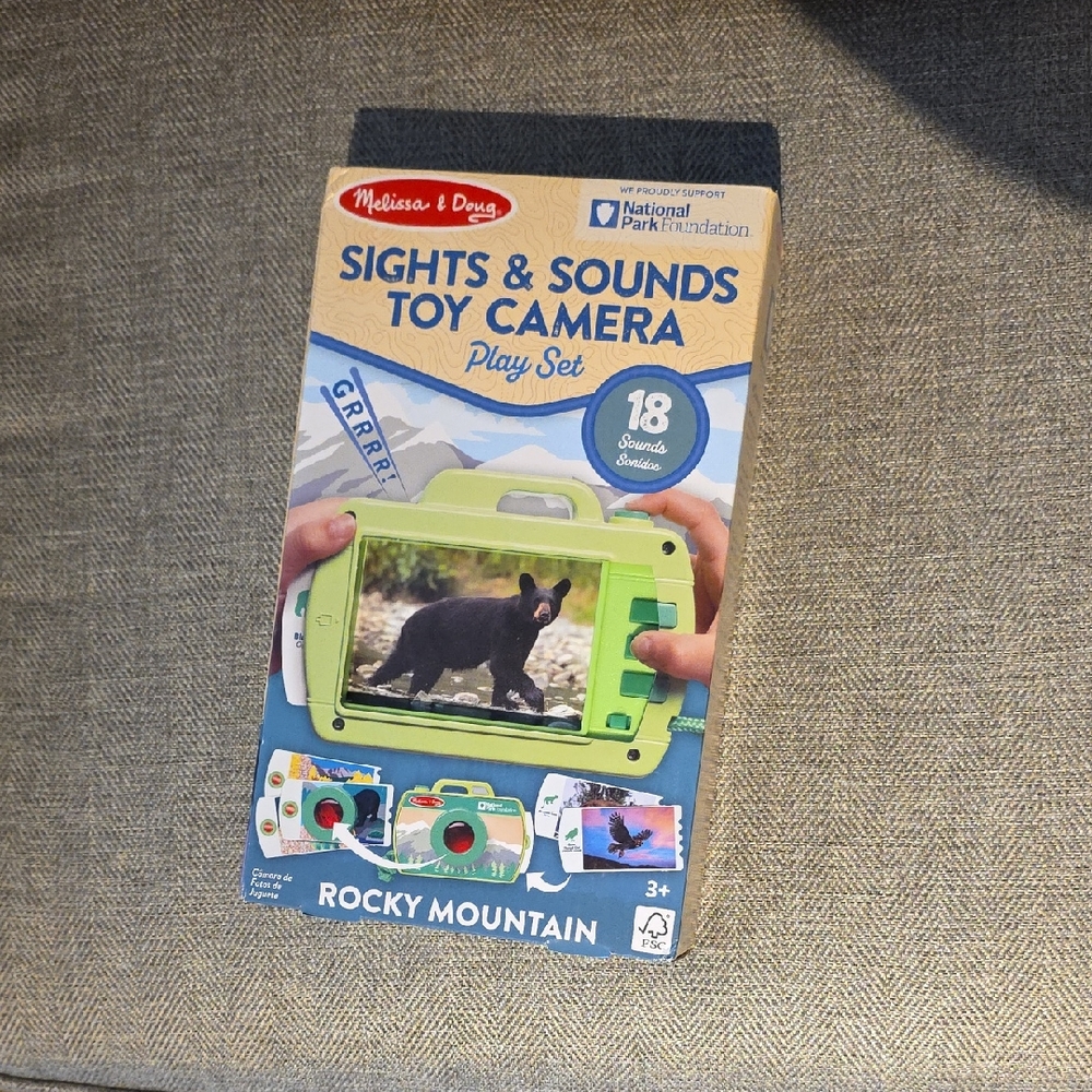 Melissa & Doug Sights & Sounds Toy Camera - Green